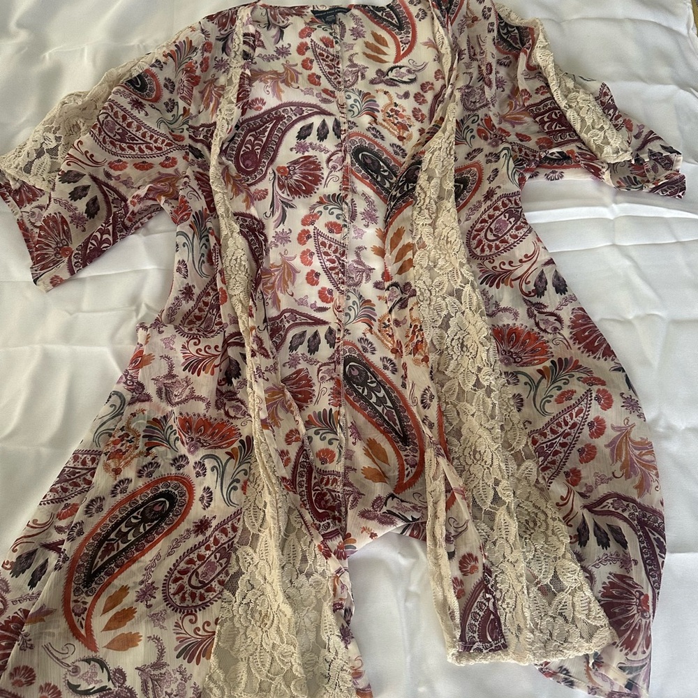 American Eagle Outfitters Multicolor Floral Kimono